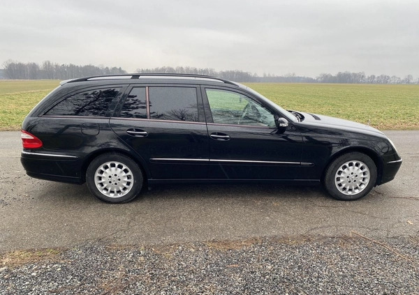 Mercedes-Benz Klasa E cena 13900 przebieg: 319000, rok produkcji 2005 z Buk małe 497